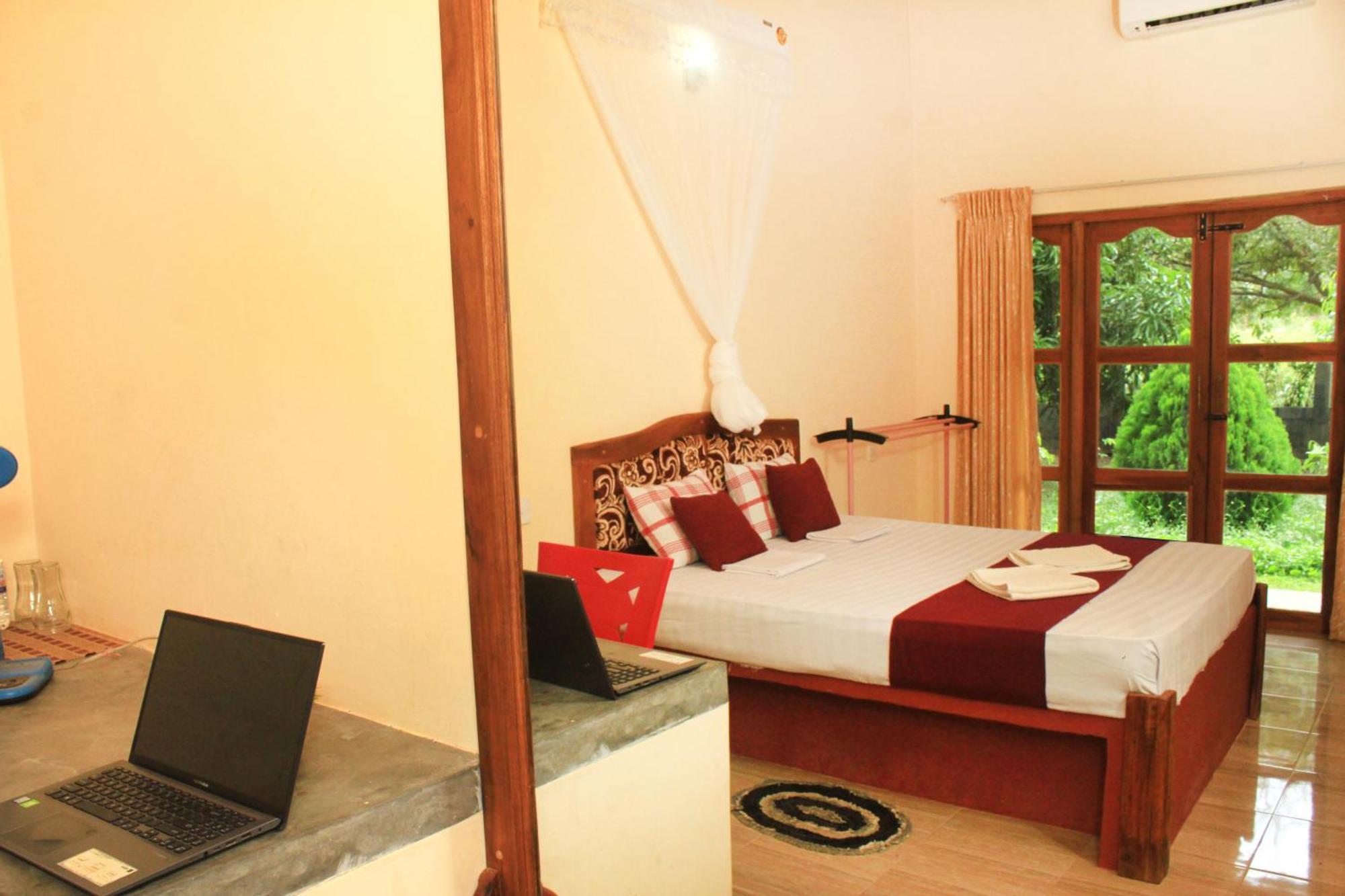 Green Hut Nature Resort 시기리야 외부 사진