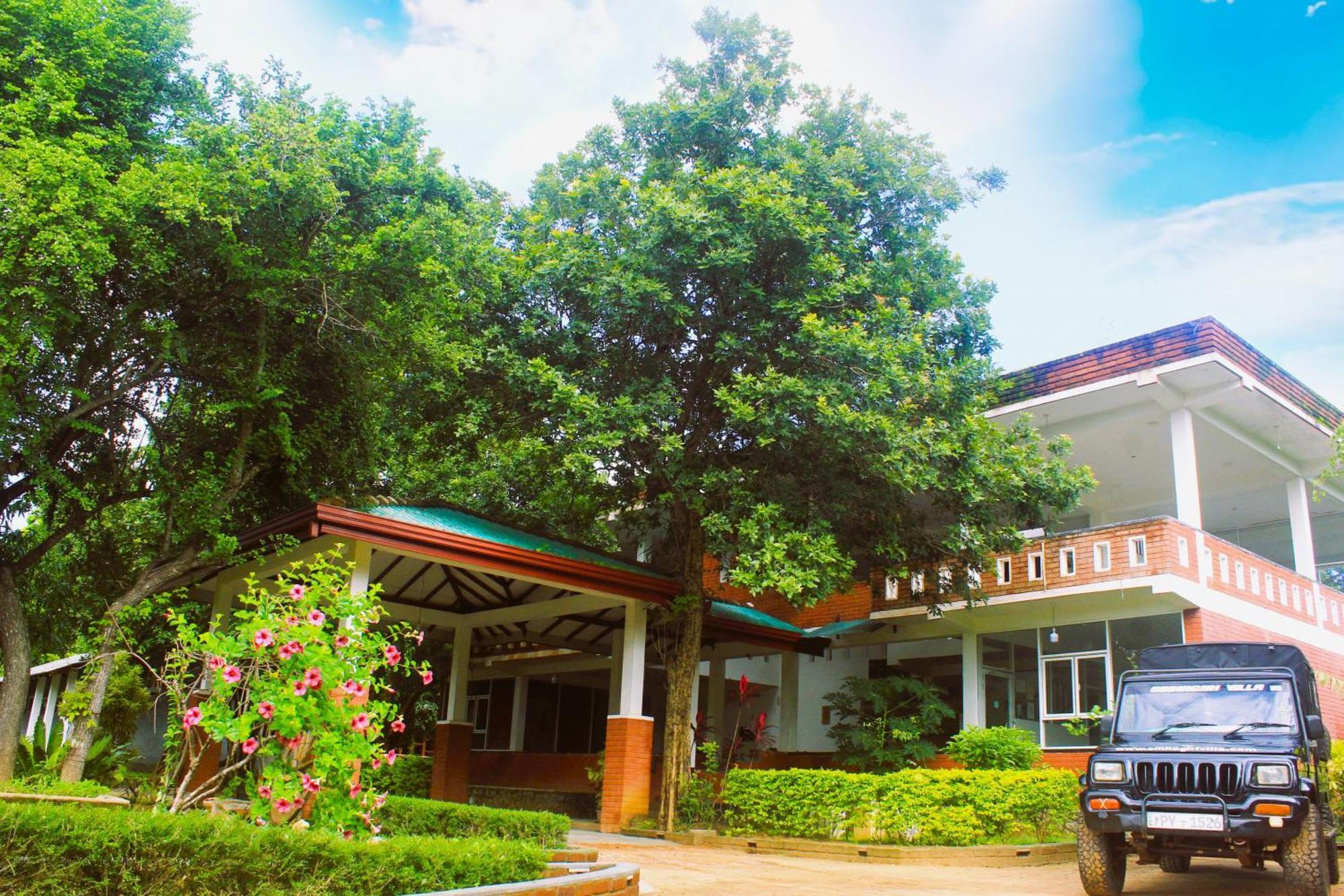 Green Hut Nature Resort 시기리야 외부 사진